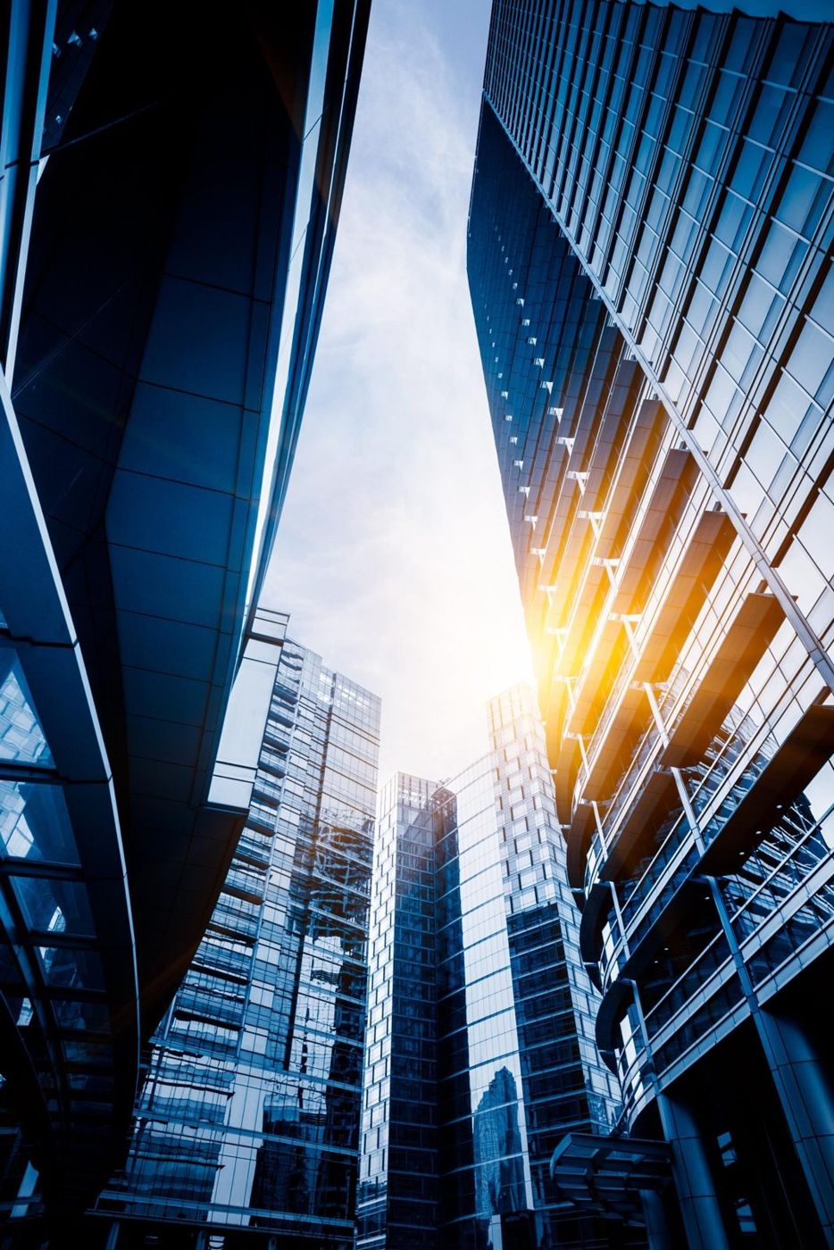Edificios corporativos vistos desde abajo